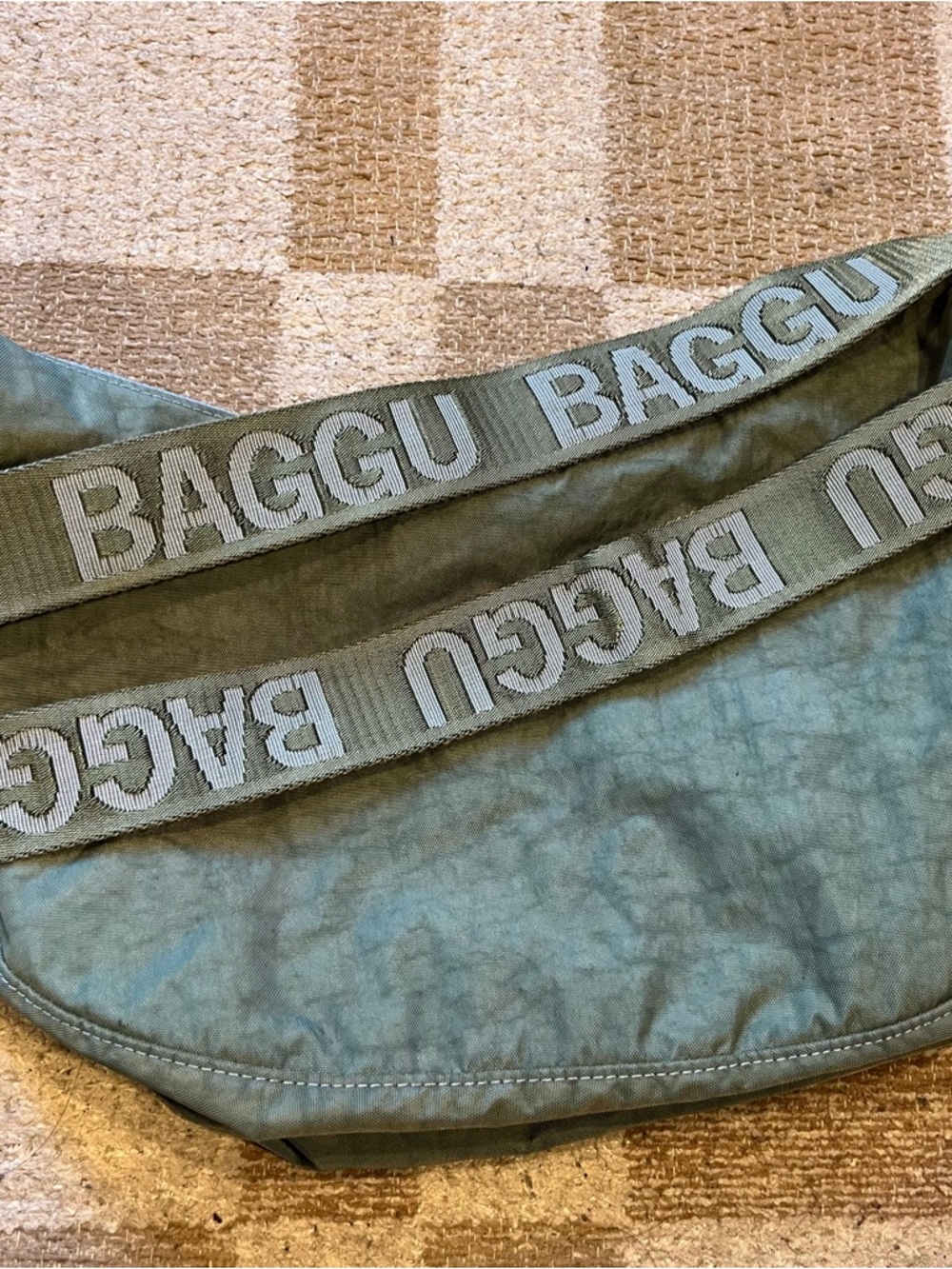 BAGGU MEDIUM Olive Green CRESCENT - Picture 2 of 7
